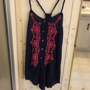 Super cute high low tank top